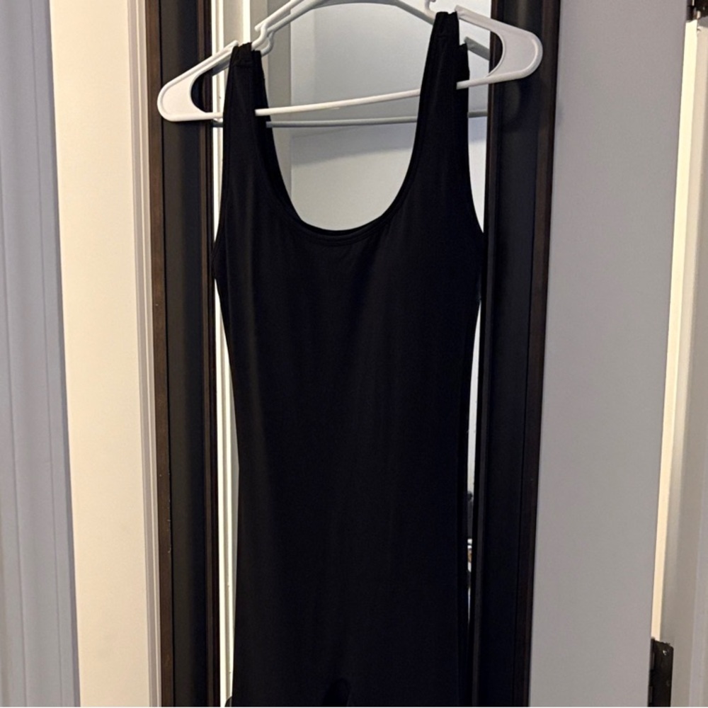 Amazon Black Sleeveless Bodysuit